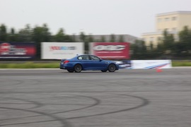 2012款宝马M5试驾实拍