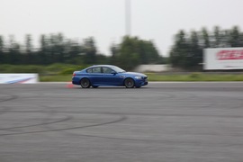 2012款宝马M5试驾实拍