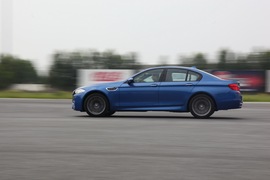 2012款宝马M5试驾实拍