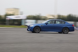 2012款宝马M5试驾实拍