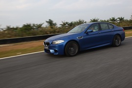 2012款宝马M5试驾实拍