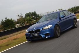 2012款宝马M5试驾实拍