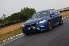 2012款宝马M5试驾实拍