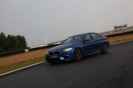 2012款宝马M5试驾实拍