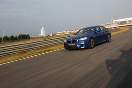 2012款宝马M5试驾实拍