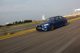 2012款宝马M5试驾实拍