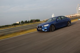 2012款宝马M5试驾实拍