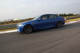 2012款宝马M5试驾实拍