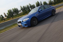 2012款宝马M5试驾实拍