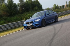 2012款宝马M5试驾实拍