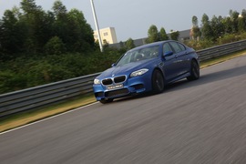 2012款宝马M5试驾实拍