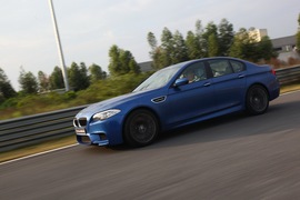 2012款宝马M5试驾实拍