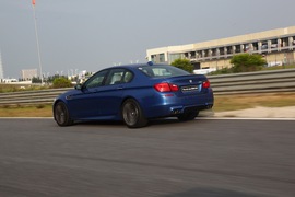 2012款宝马M5试驾实拍