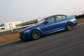 2012款宝马M5试驾实拍