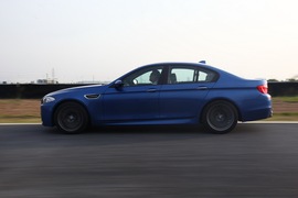 2012款宝马M5试驾实拍