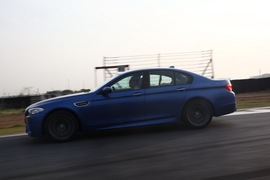 2012款宝马M5试驾实拍