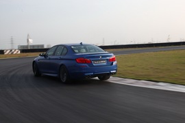 2012款宝马M5试驾实拍