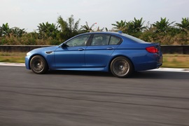 2012款宝马M5试驾实拍