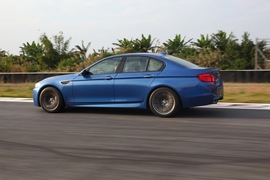 2012款宝马M5试驾实拍