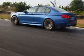 2012款宝马M5试驾实拍