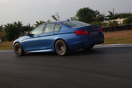 2012款宝马M5试驾实拍