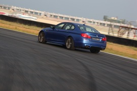 2012款宝马M5试驾实拍