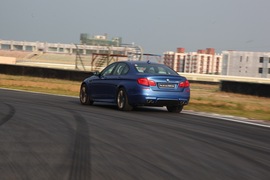 2012款宝马M5试驾实拍