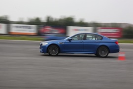 2012款宝马M5试驾实拍