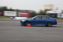 2012款宝马M5试驾实拍