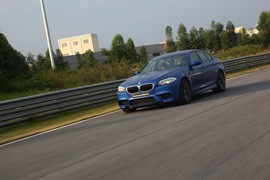 2012款宝马M5试驾实拍