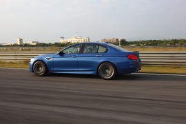 2012款宝马M5试驾实拍