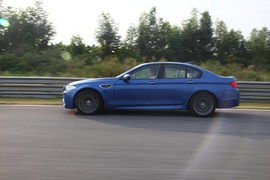 2012款宝马M5试驾实拍