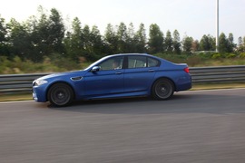 2012款宝马M5试驾实拍