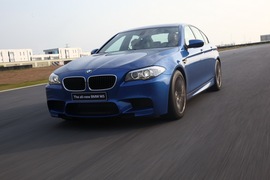 2012款宝马M5试驾实拍