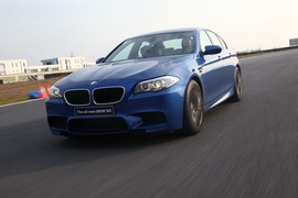 2012款宝马M5试驾实拍