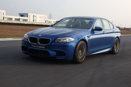 2012款宝马M5试驾实拍