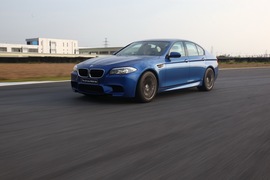 2012款宝马M5试驾实拍