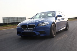 2012款宝马M5试驾实拍