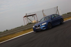 2012款宝马M5试驾实拍