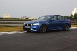 2012款宝马M5试驾实拍