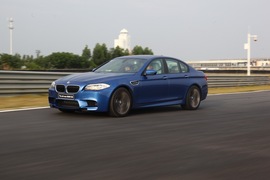 2012款宝马M5试驾实拍