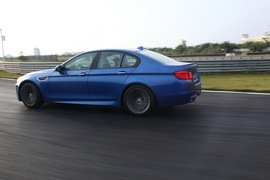 2012款宝马M5试驾实拍