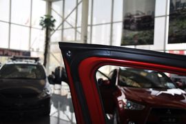 2012款三菱欧蓝德劲界