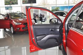 2012款三菱欧蓝德劲界