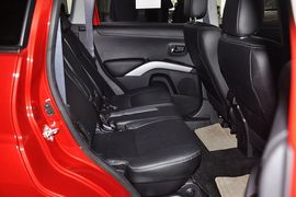 2012款三菱欧蓝德劲界