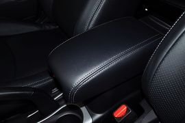 2012款三菱欧蓝德劲界