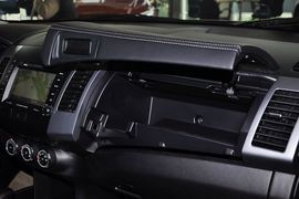 2012款三菱欧蓝德劲界