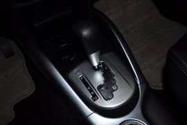 2012款三菱欧蓝德劲界