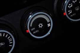 2012款三菱欧蓝德劲界