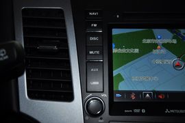 2012款三菱欧蓝德劲界